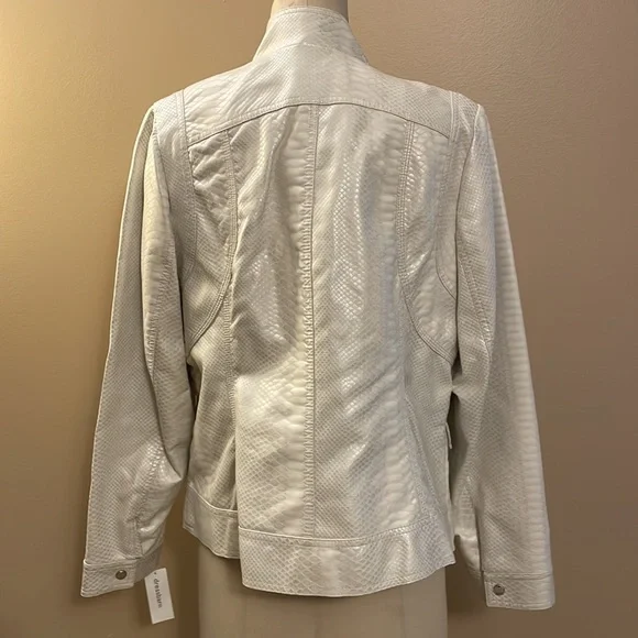 Roz & Ali faux leather animal print cream jacket with lining - Picture 5 of 9